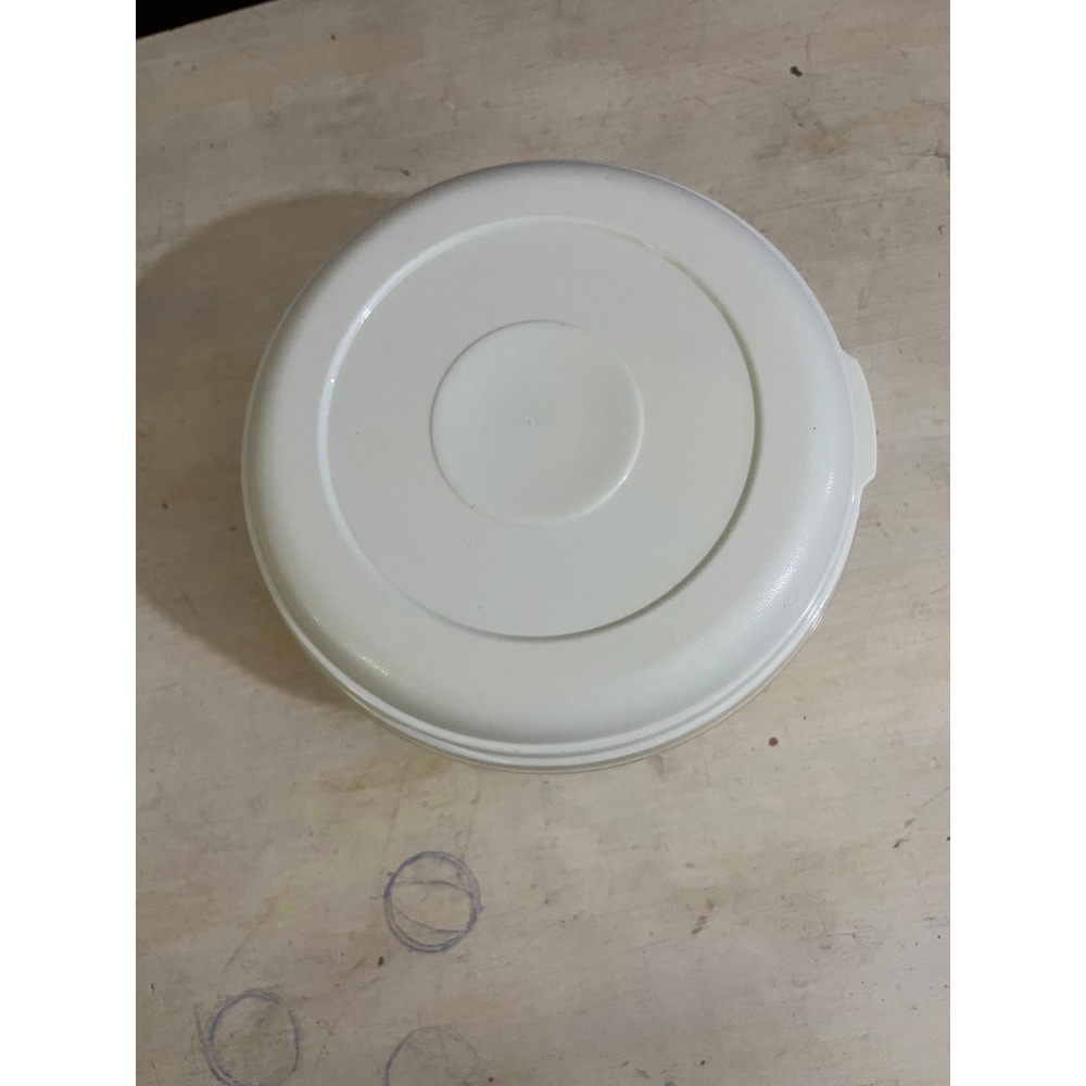 Rubbermaid Servin Saver Round Food Storage Container 1.5 Cup Clear White Lid 3